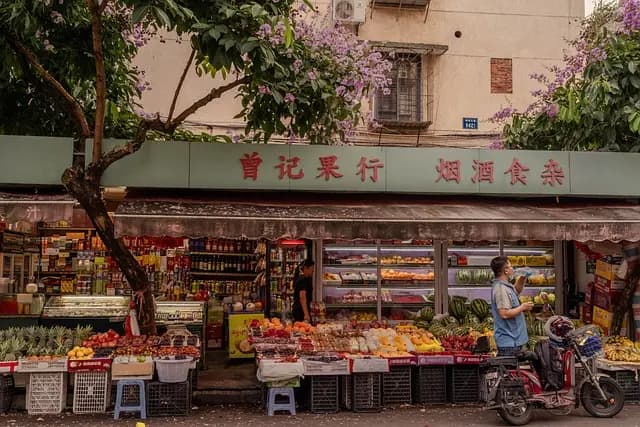 Top Trends in Tech Shopping Zones to Watch