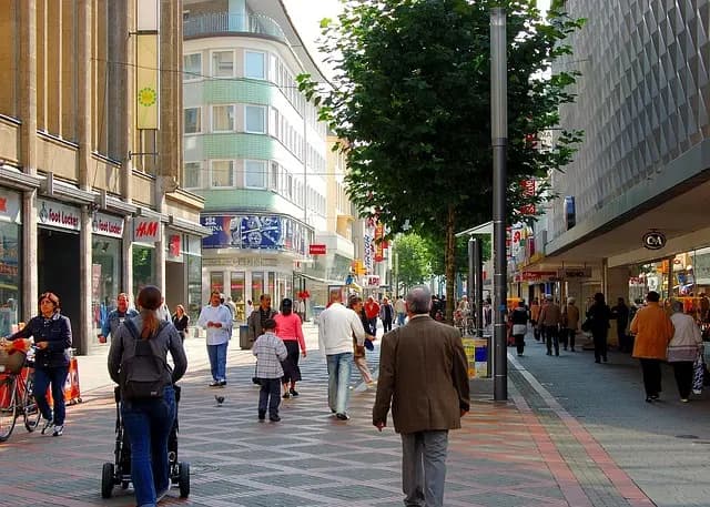Navigating New Innovations in Tech Shopping Zones