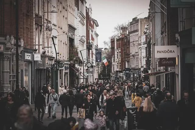 Navigating the Future of Tech Shopping Zones