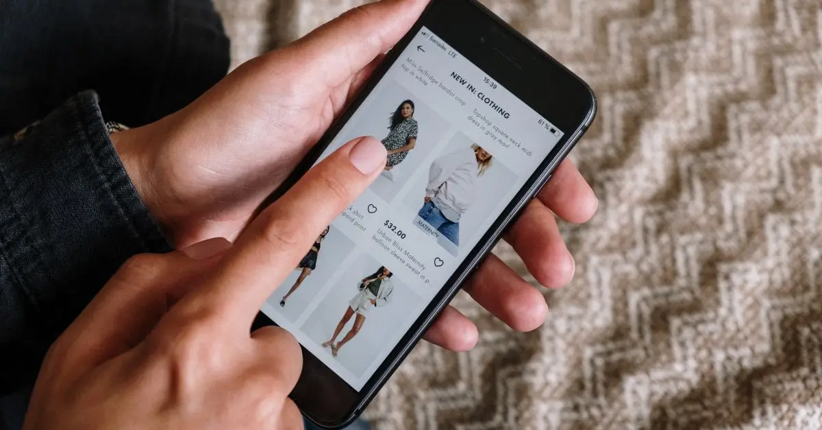 Navigating the Latest Trends in Tech Shopping Zones
