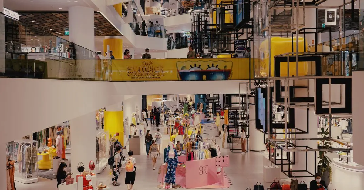 Essential Tips for Smart Shopping in Tech Zones